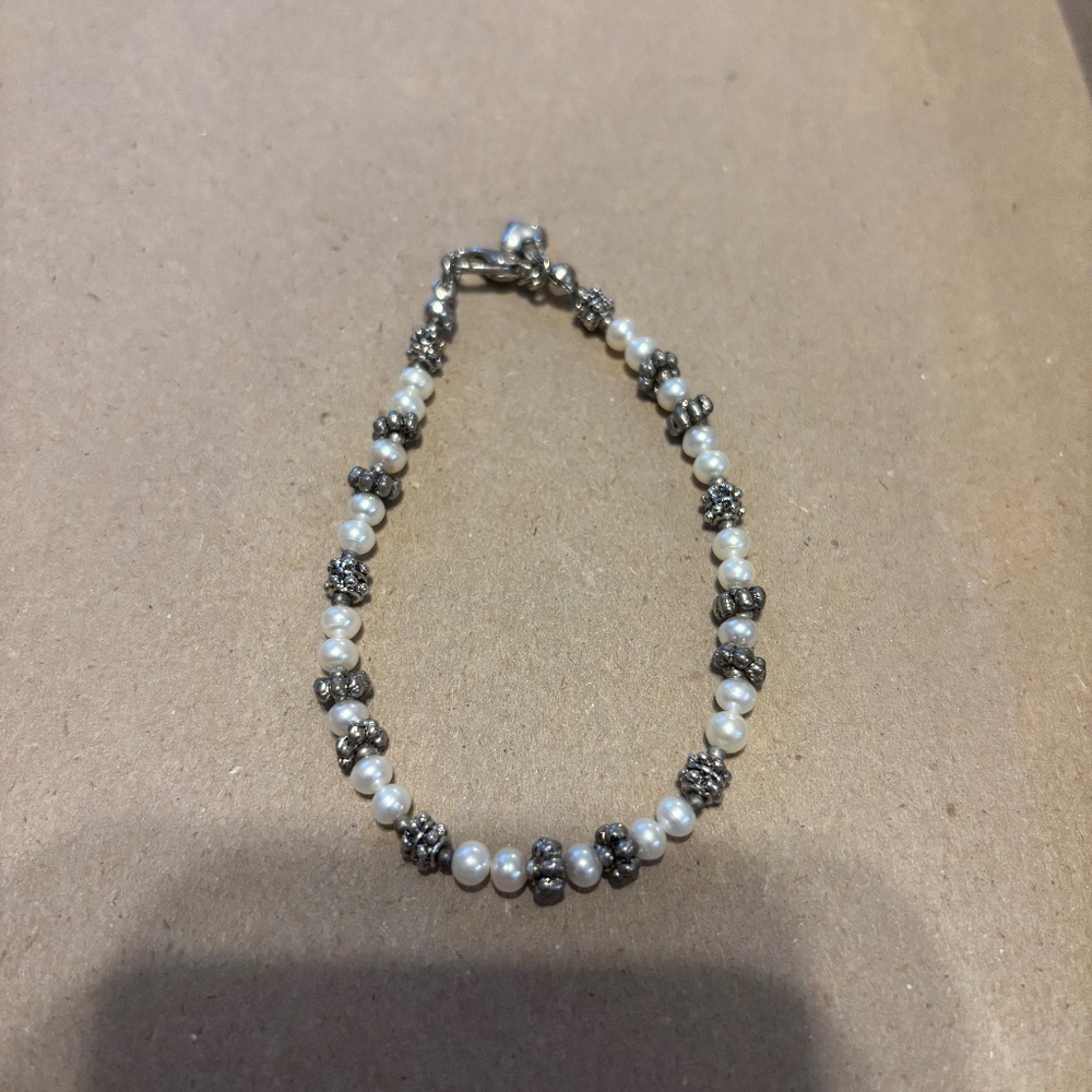 Silver bead and pearl bracelet 7”